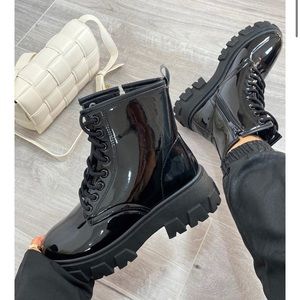 Combat boots